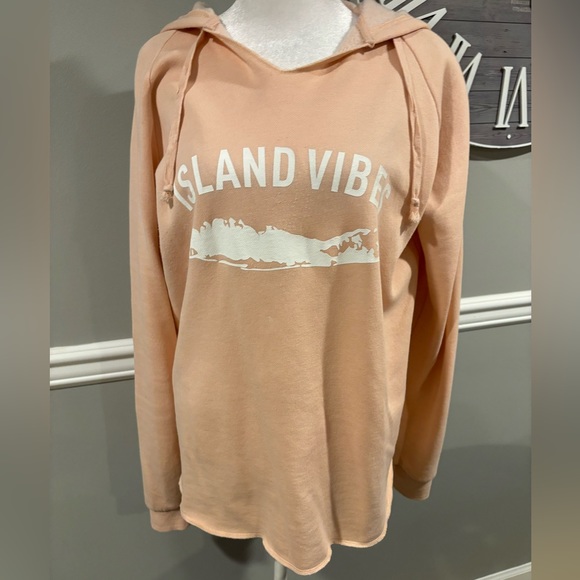 Independent Trading Company Local Boutique - Island Vibes worn 2x Size Large - Picture 9 of 13